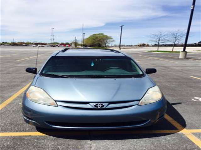 2006 Toyota Sienna LE 8-Passenger 4dr Mini-Van